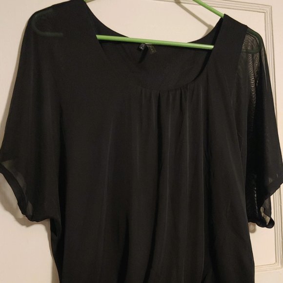 BOGO🎀Maurices Flowy Sleeve Black Blouse with White Striped Bottom- Size L - Picture 1 of 2